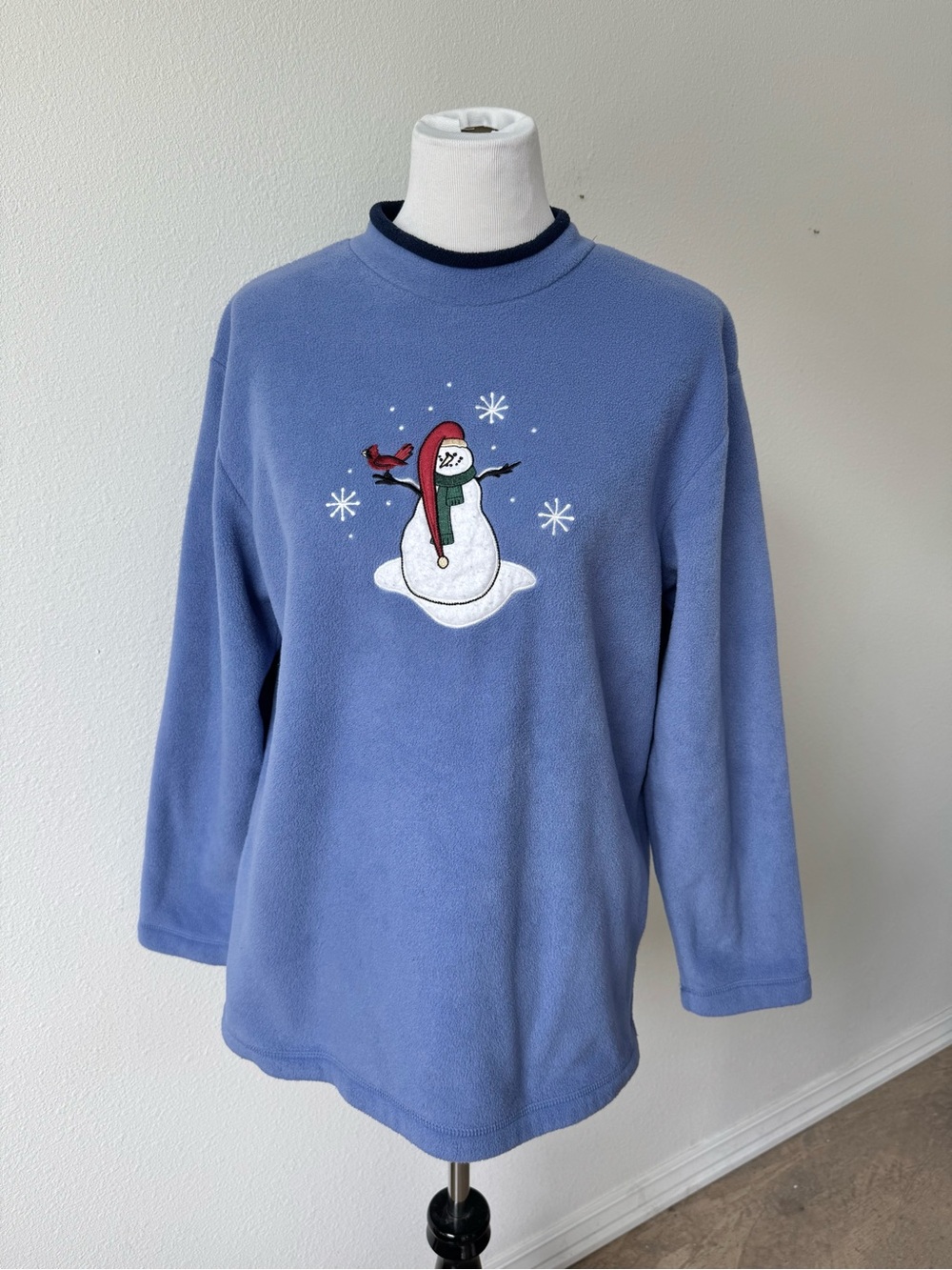 Women’s Vintage 90s Blue Snowman Fleece Pullover